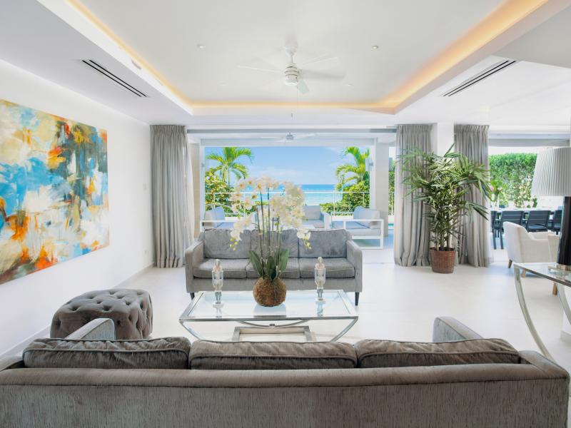 The Villa at The St James , Beachfront villas Barbados , Paynes Bay , St James 