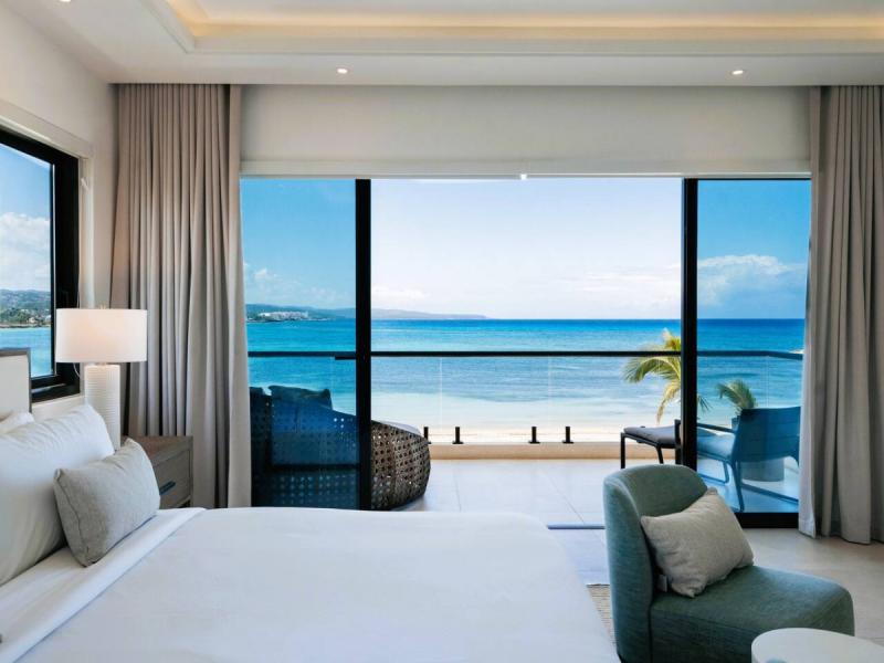 Villa Avalon Palm Beach on Runaway Bay , Runaway Bay 