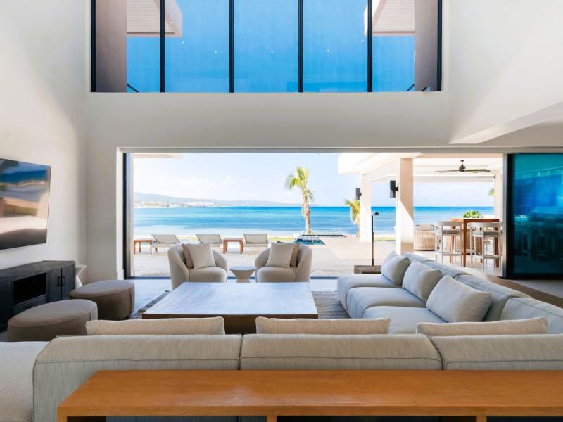 Villa Avalon Palm Beach on Runaway Bay , Runaway Bay 