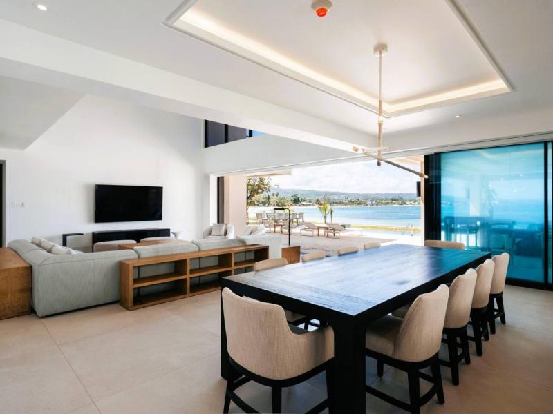 Villa Avalon Palm Beach on Runaway Bay , Runaway Bay 