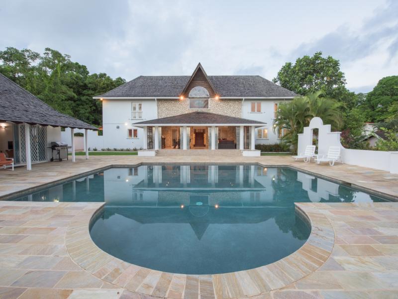 Villa Bimiti , Mount Irvine 