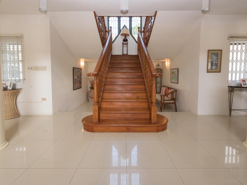 Villa Bimiti , Mount Irvine 