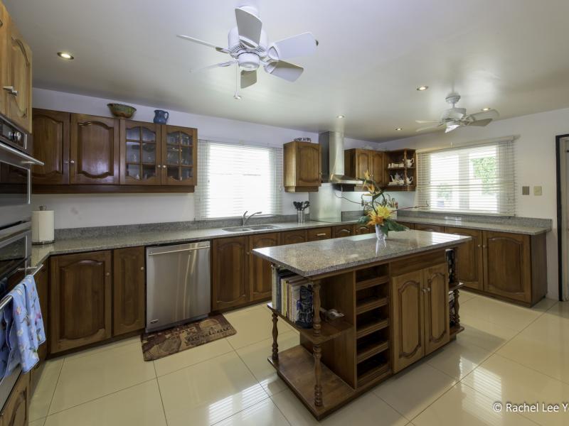 Villa Bimiti , Mount Irvine 