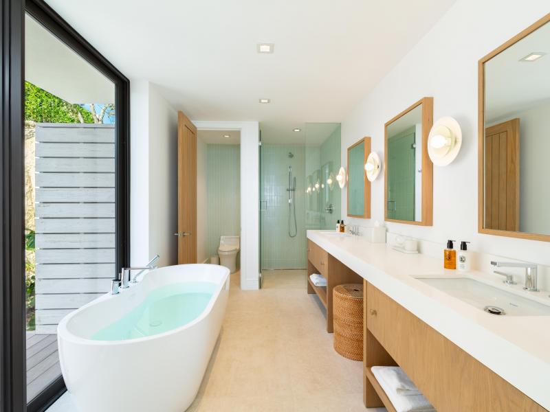 Bristol Breeze - Beachfront , Long Bay , Providenciales 