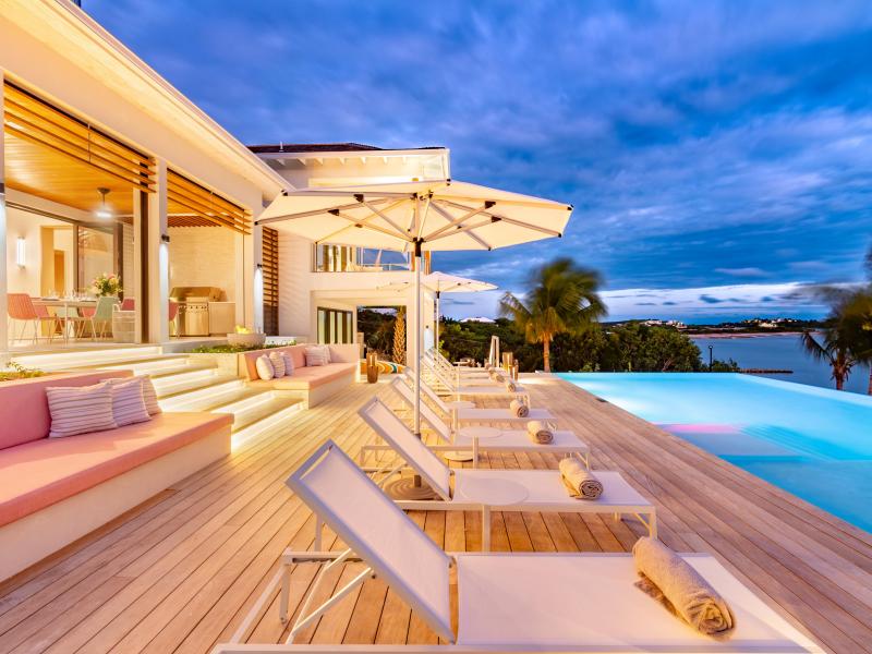 Bristol Breeze - Beachfront , Long Bay , Providenciales 