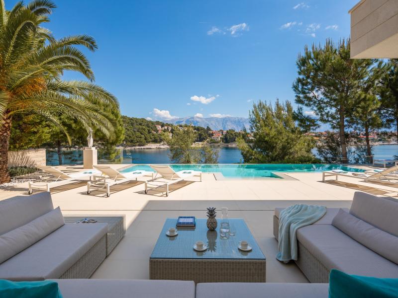 Villa Neptun , Islands 