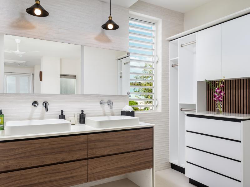 Blue Lagoon , Long Bay , Providenciales 