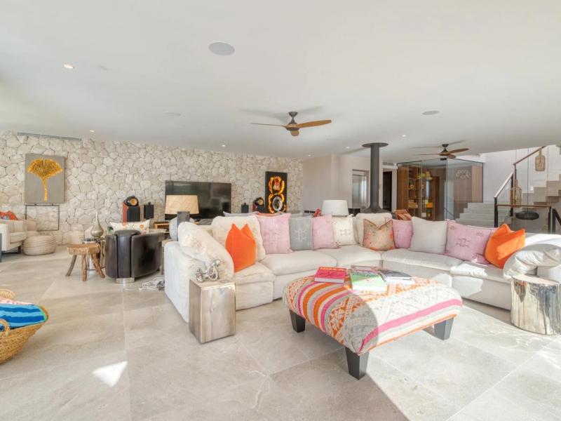 Villa Clara , Portals 