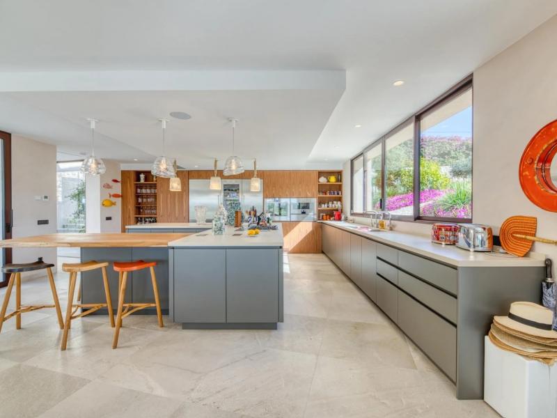 Villa Clara , Portals 