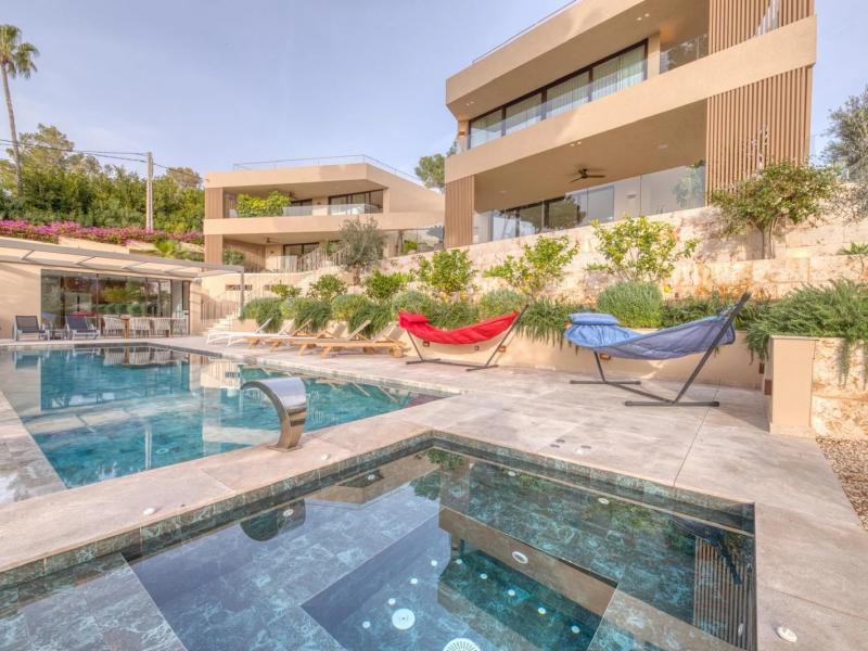 Villa Clara , Portals 