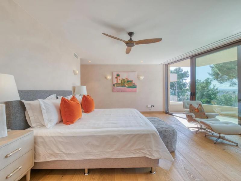 Villa Clara , Portals 