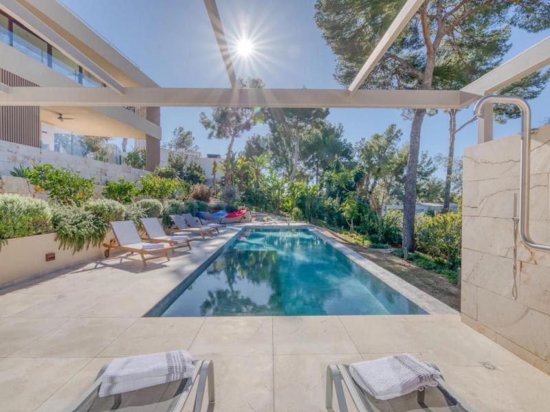 Villa Clara , Portals 