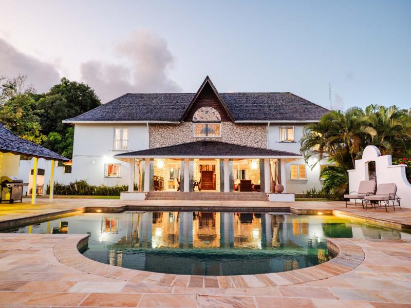 Villa Bimiti , Mount Irvine 