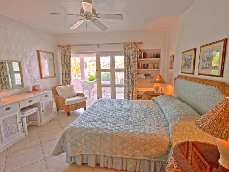 Glitter Bay 412 , Beachfront villas Barbados , Glitter Bay , Porters , St James , West Coast Barbados 