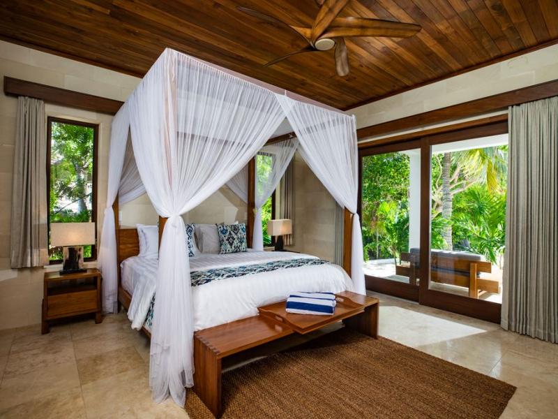 Beach Cake , Grace Bay , Turtle Cove 