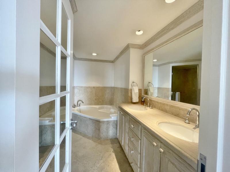 Villas on the Beach 103 , Beachfront villas Barbados , Holetown , St James , Villas on the Beach, Barbados , West Coast Barbados 