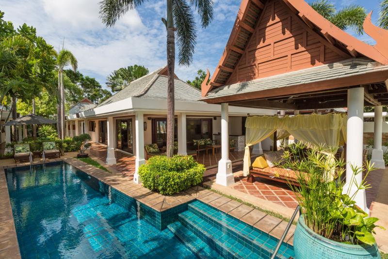 Miskawaan Luxury Beachfront Villas