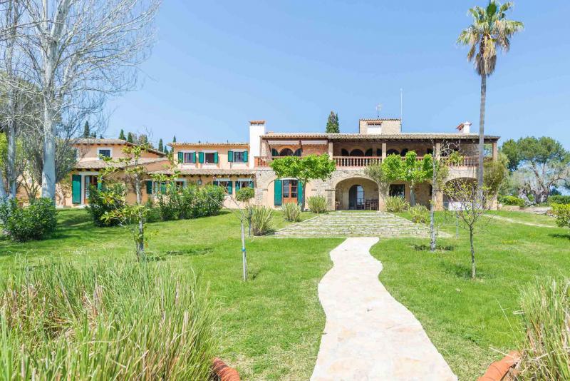La Residencia Del Pais La Residencia Del Pais