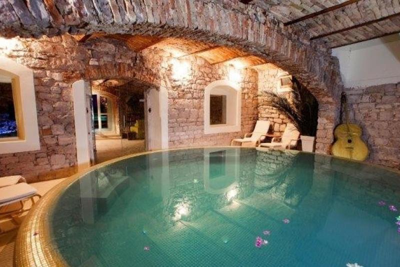 Villa Jelsa Palace