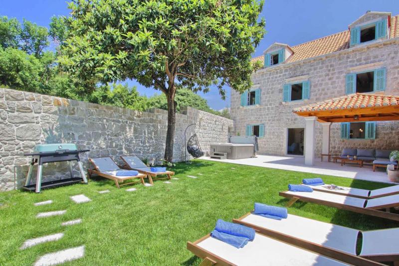 Heritage Villa Aureola 