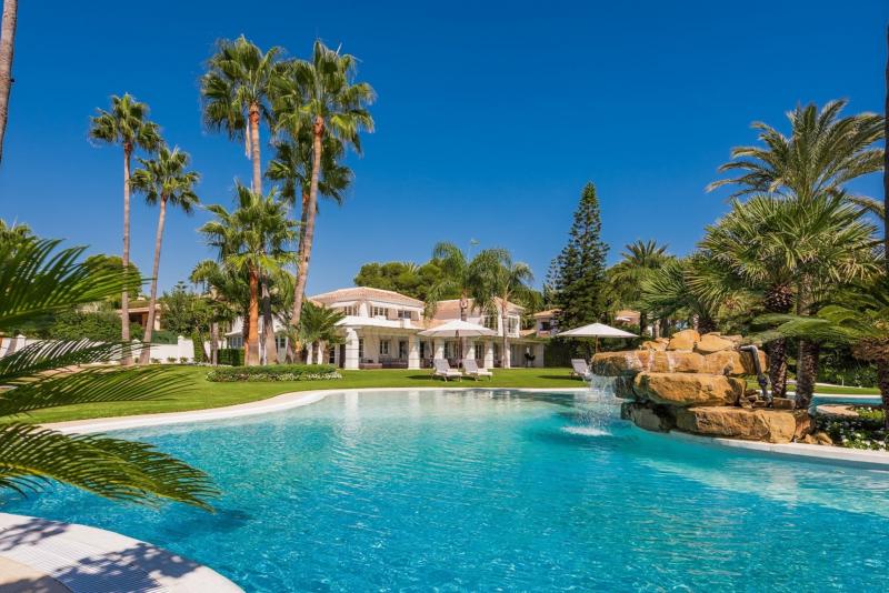 VIlla de Los Monteros